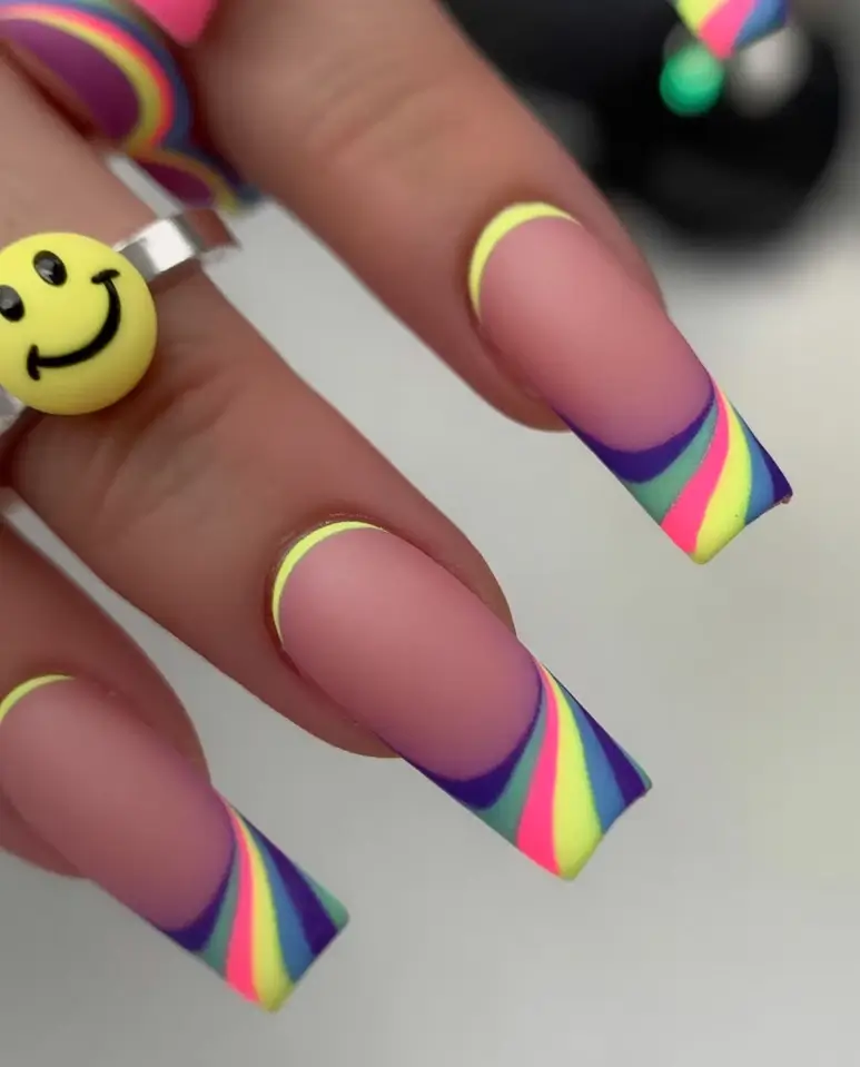 fall coffin nail ideas 2025 Neon Retro Swirls